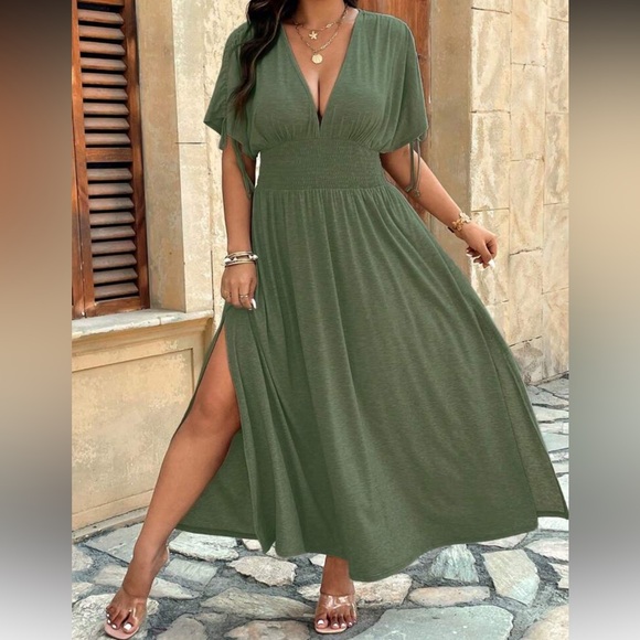 Elegant Green Maxi Dress - Picture 4 of 5